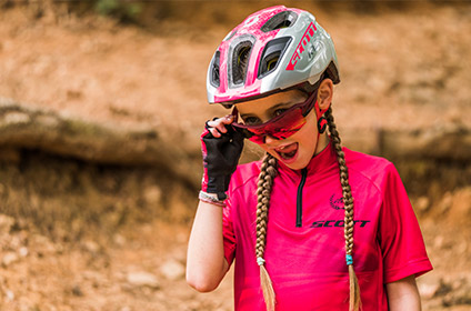 girl with sunglasses