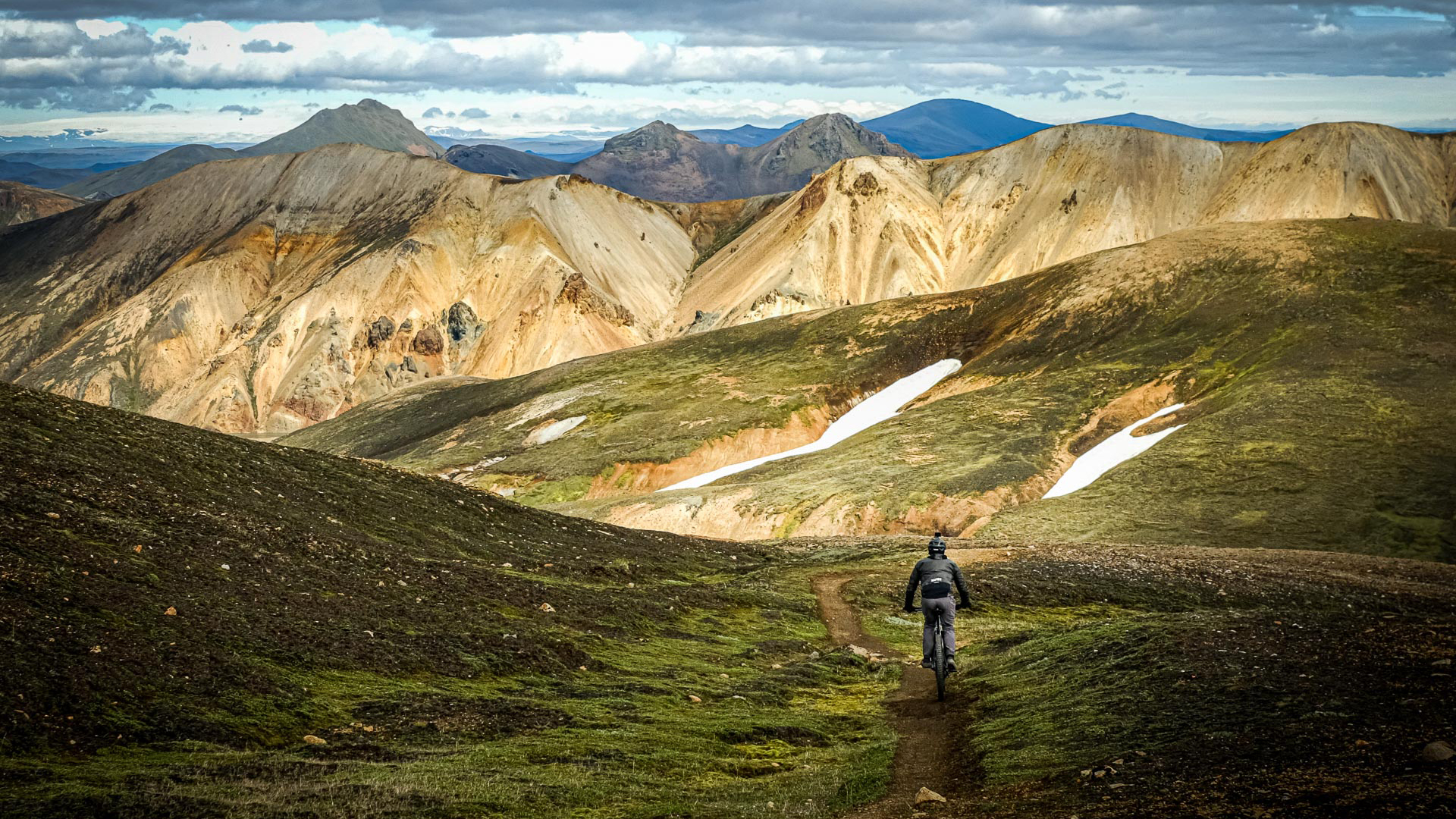 Like riding on another planet - Best of Iceland’s singletracks 